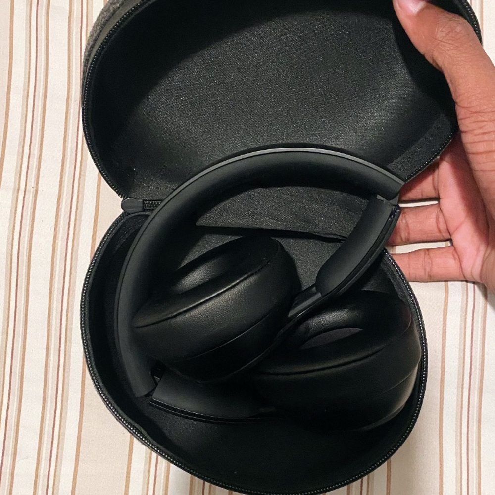 Wireless Black Headphones